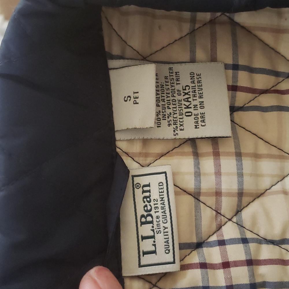 L.L. Bean Quilted Coat - Picture 4 of 8